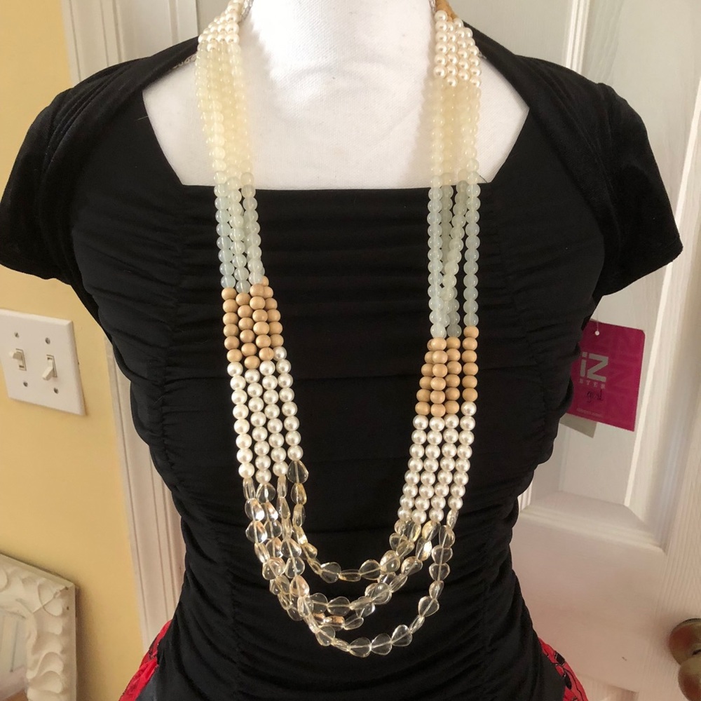 Multicolor bead necklace